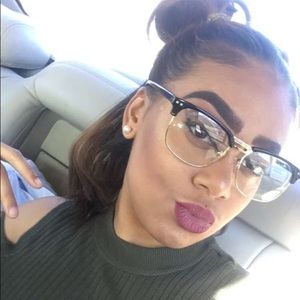 Meet your Posher, Ariana